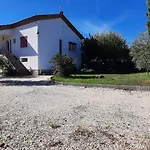 La Milo - Maison De 6personnes #clim #piscine #citéemédiévale Сasa de vacaciones Vezenobres
