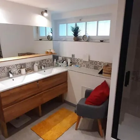 Holiday home La Milo - Maison De 6personnes #clim #piscine #citeemedievale *