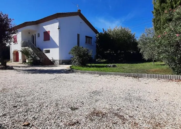La Milo - Maison De 6personnes #clim #piscine #citeemedievale Casa de Férias Vezenobres